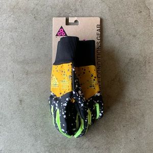 NWT NikeLab ACG x Errolson Hugh Collaboration Shield Running Gloves XS Mens.